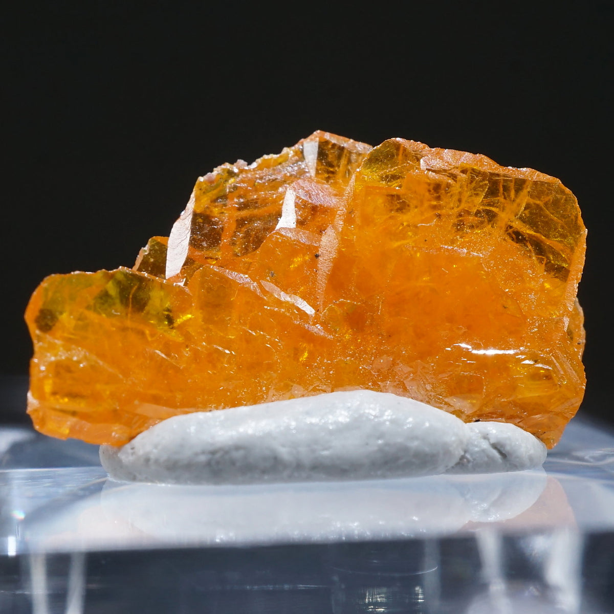 モロッコ産 Wulfenite(ウルフェナイト) モリブデン鉛鉱 – 天然石ハッピーギフト