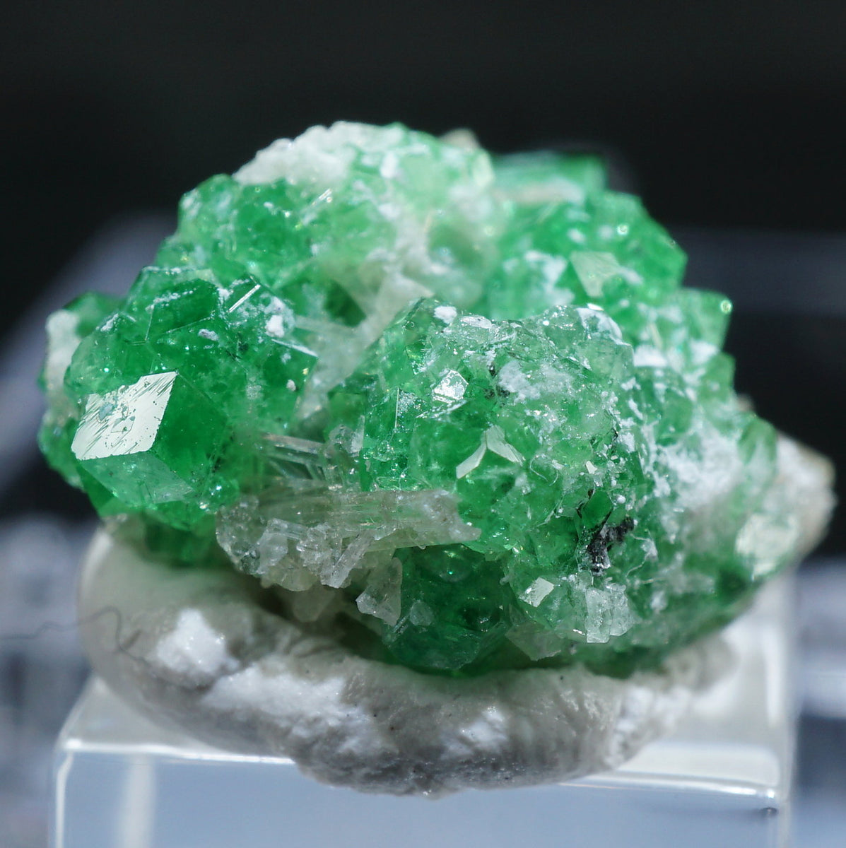 カナダ産のGrossular Garnet(グロッシュラーガーネット)|ハッピー