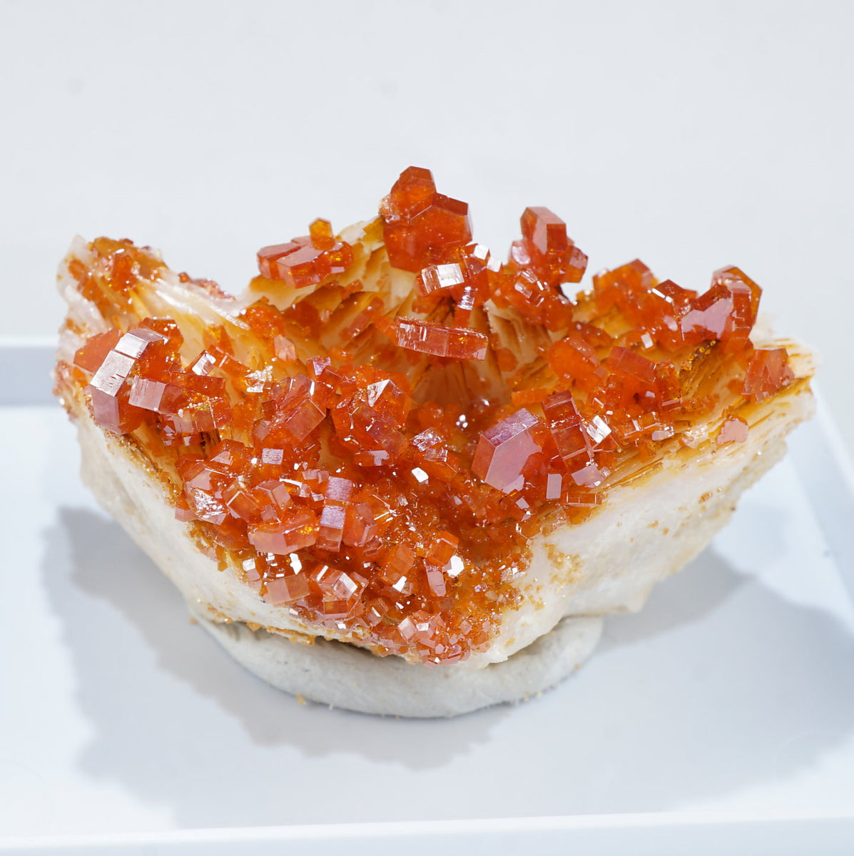 モロッコ産 バナジン鉛鉱 – 天然石ハッピーギフト