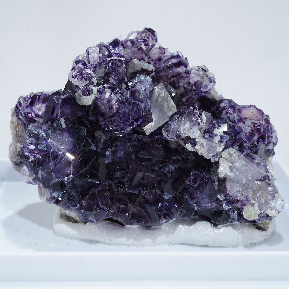 中国 ヤオガンシャン産 フローライト – 天然石ハッピーギフト