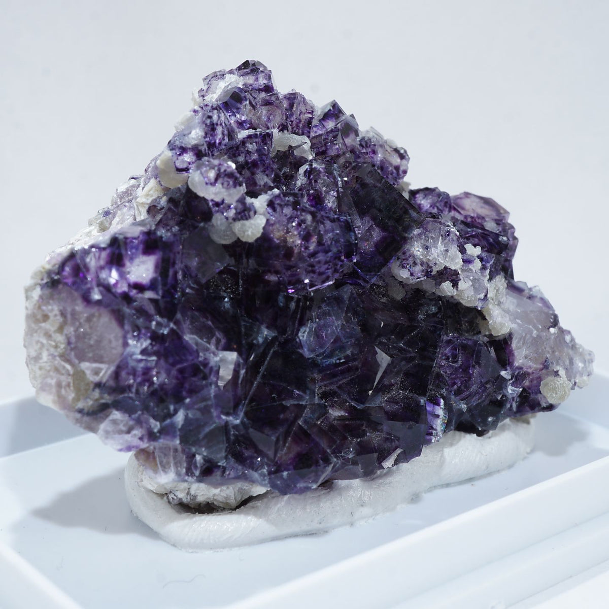 ヤオガンシャン産　「水浅葱色（みずあさぎいろ）」フローライト ヤオガンシャン産「水浅葱色（みずあさぎいろ）」フローライト