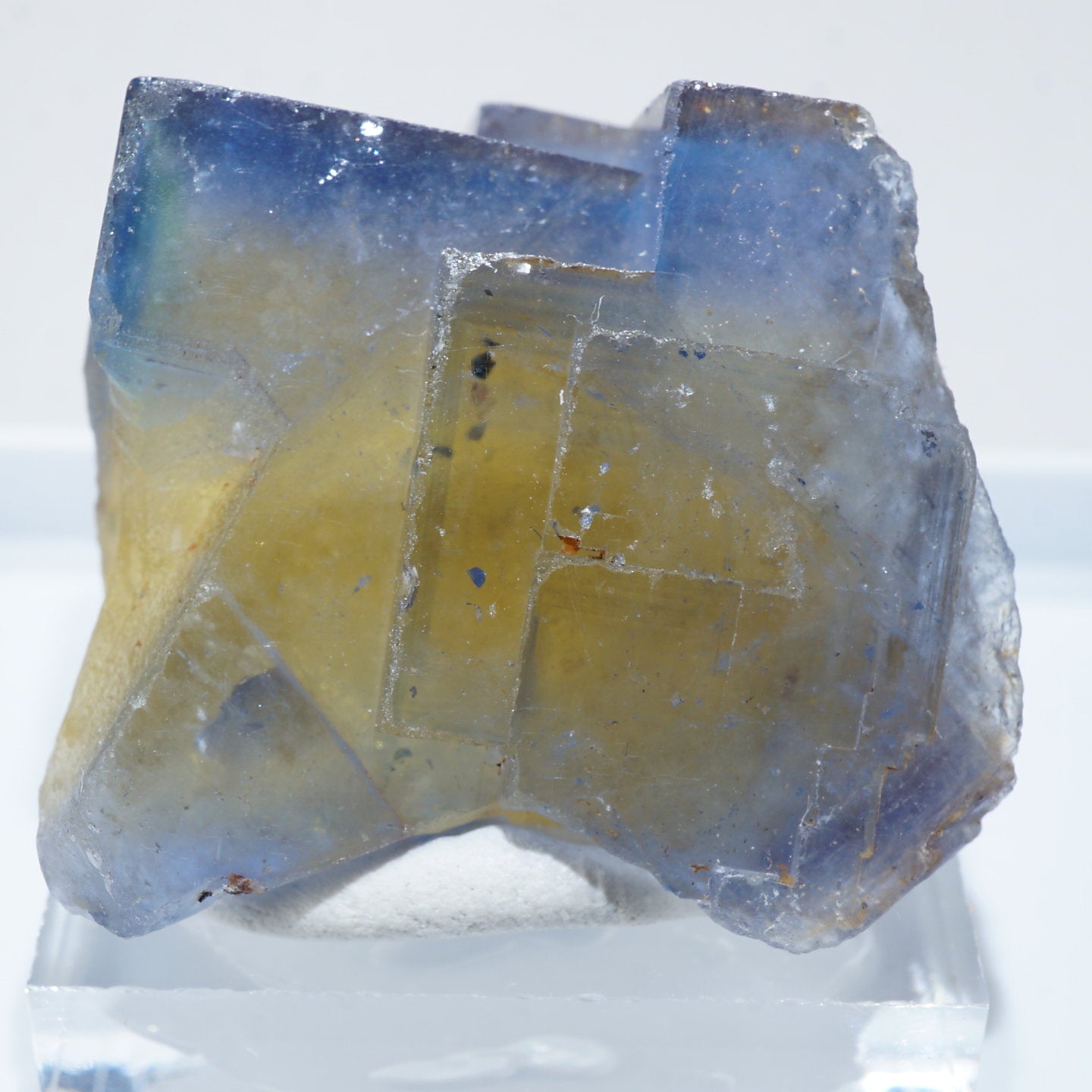 フランス Valzergues産 フローライト フランス Valzergues(バルゼルグ)産 フローライト – 天然石ハッピーギフト