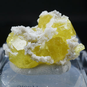 イタリア 産　硫黄・アラゴナイト
