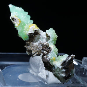 中国 湖南省産 Pyromorphite(緑鉛鉱)