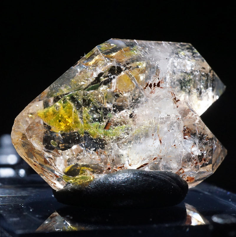 大きめ高透明天然クリスタルポイント 大粒存在感 エネルギーを支える水晶 約88㍉ 蛍光》マダガスカル産 オイル入り水晶 – 天然石ハッピーギフト