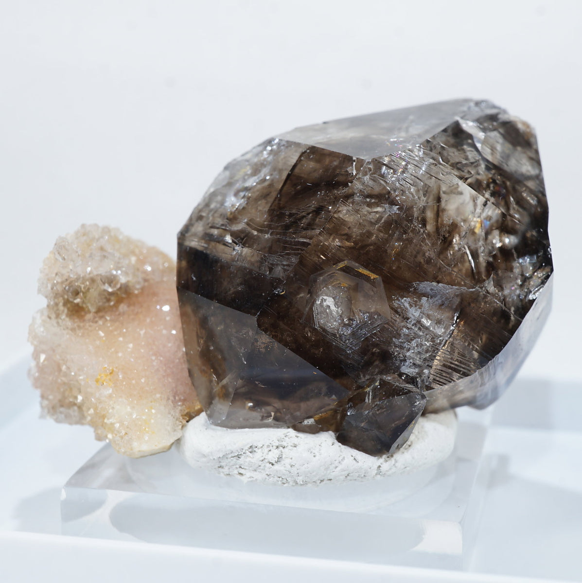 山梨県 甲府市 黒平産 根元までクリアなスモーキークォーツ 山梨県 甲府市 黒平産 根元までクリアなスモーキークォーツ