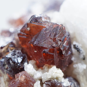 パキスタン産　Spessartine Garnet