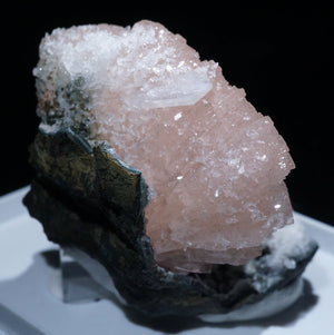 インド産 Heulandite on Chalcedony