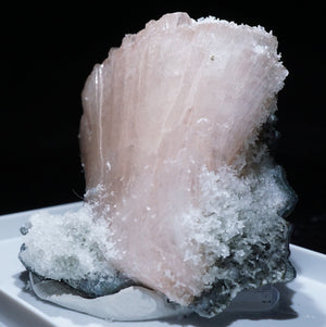 インド産 Heulandite on Chalcedony