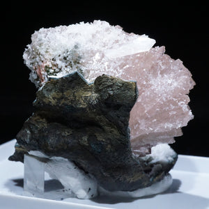 インド産 Heulandite on Chalcedony