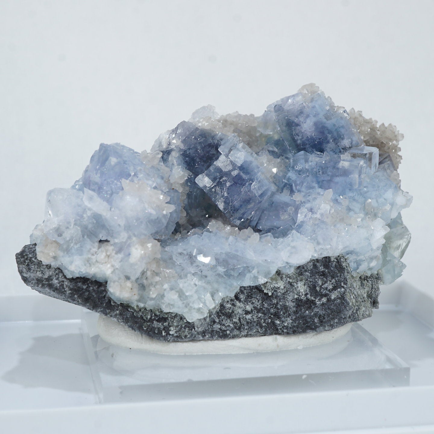 蛍光鉱物　強蛍光フローライト　約1,200g 産地湖南省　蛍石 中国湖南省産 フローライト – 天然石ハッピーギフト