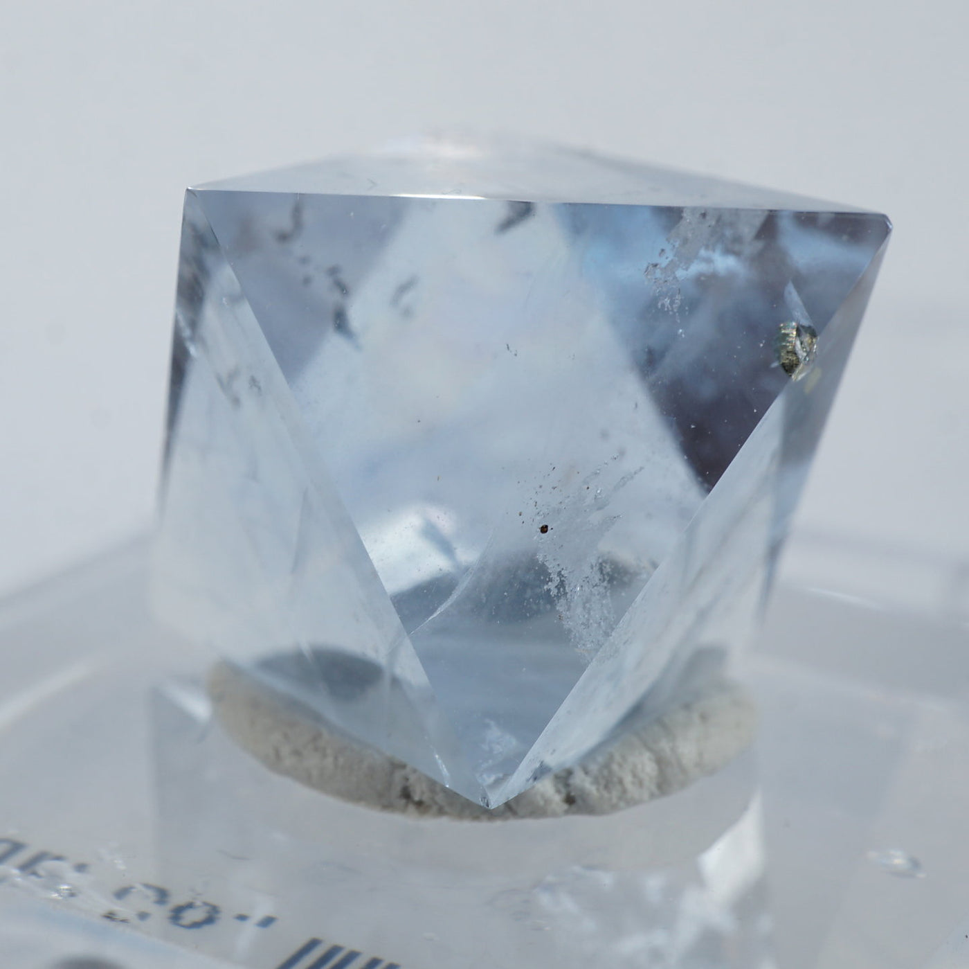 フローライト　イリノイ　八面体　8面体 イリノイ産八面体フローライトの原石(中)（パープルライン