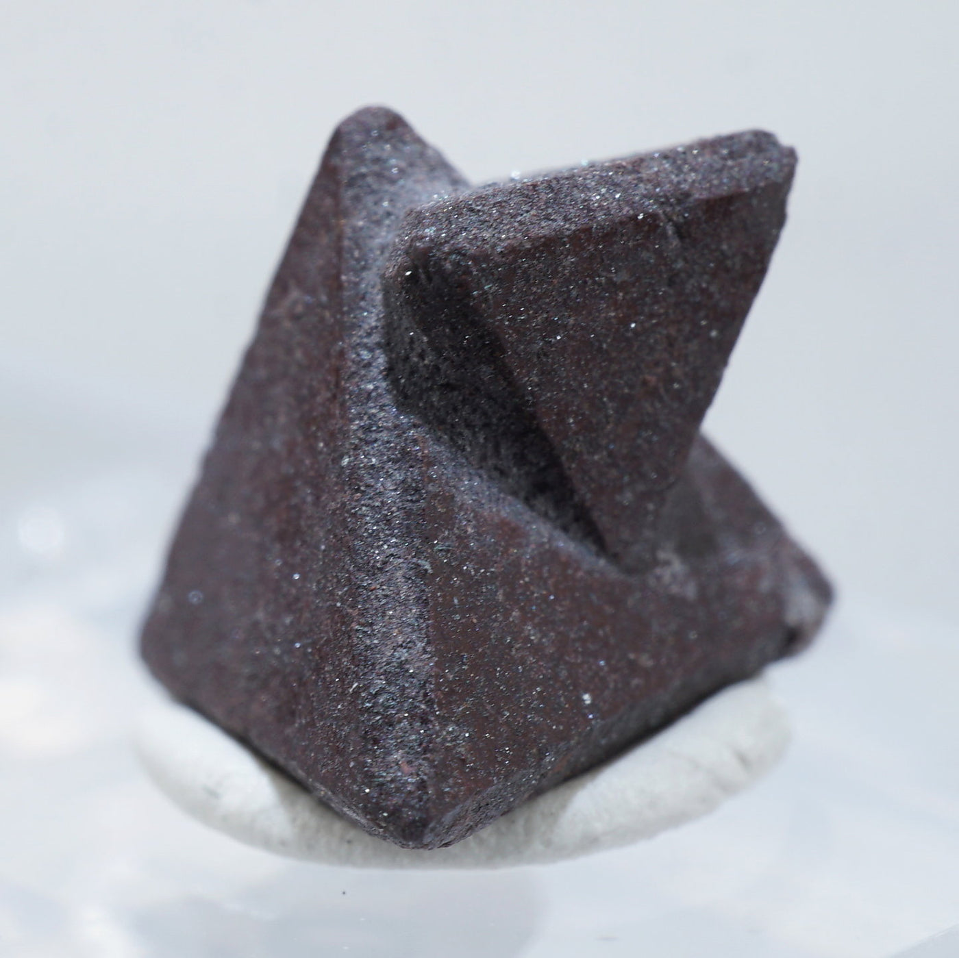 イラン産 Zunyite(ズニ石) – 天然石ハッピーギフト