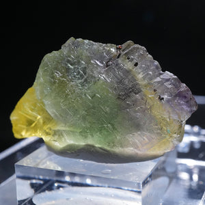 フローライト7.4kg ーt786 レインボーフローライト四角柱ポリッシュポイント（高さ8.6cm