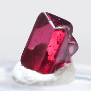 《蛍光》ミャンマー産 スピネル