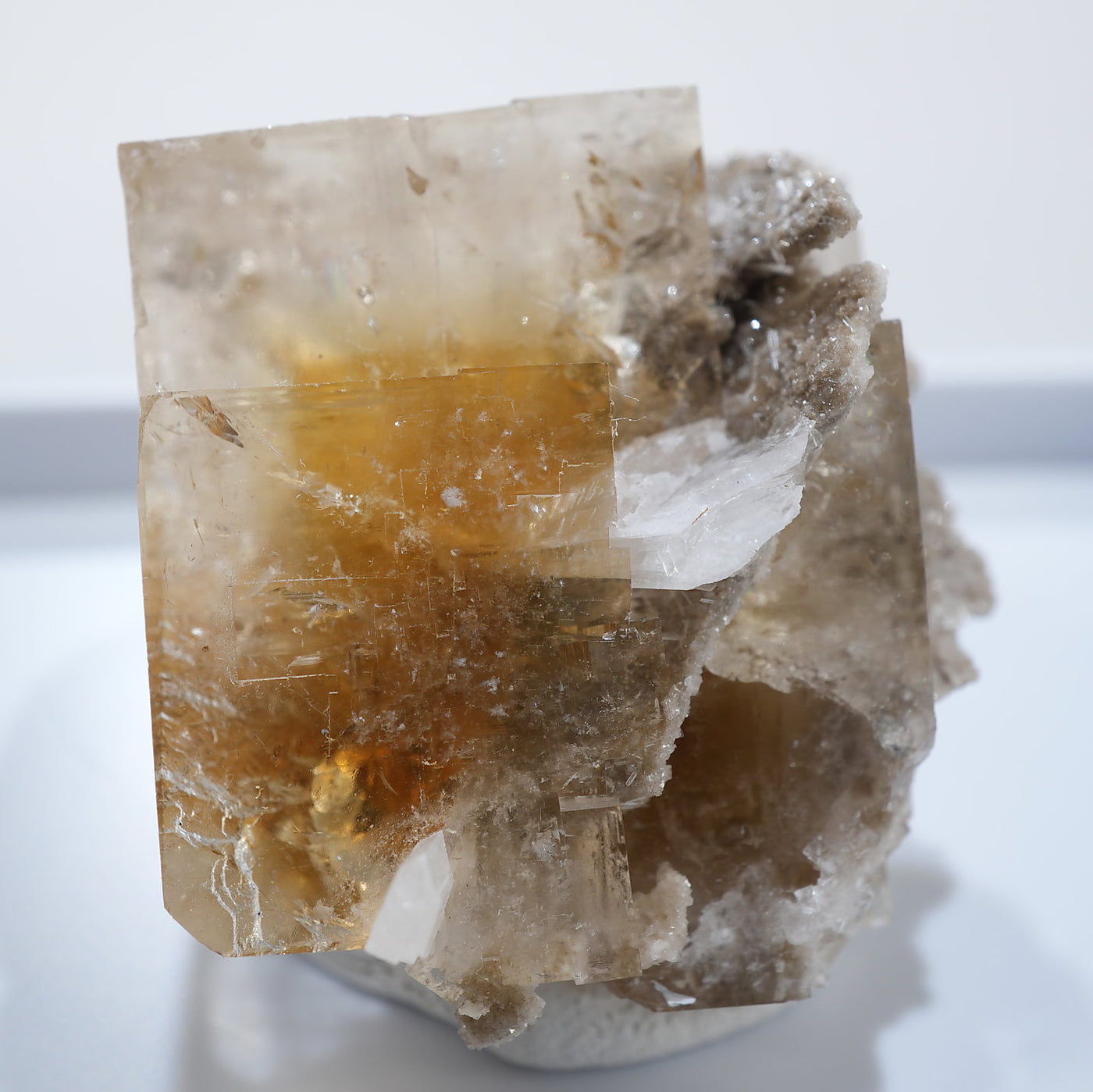 アメリカ・オハイオ州産 フローライト – 天然石ハッピーギフト