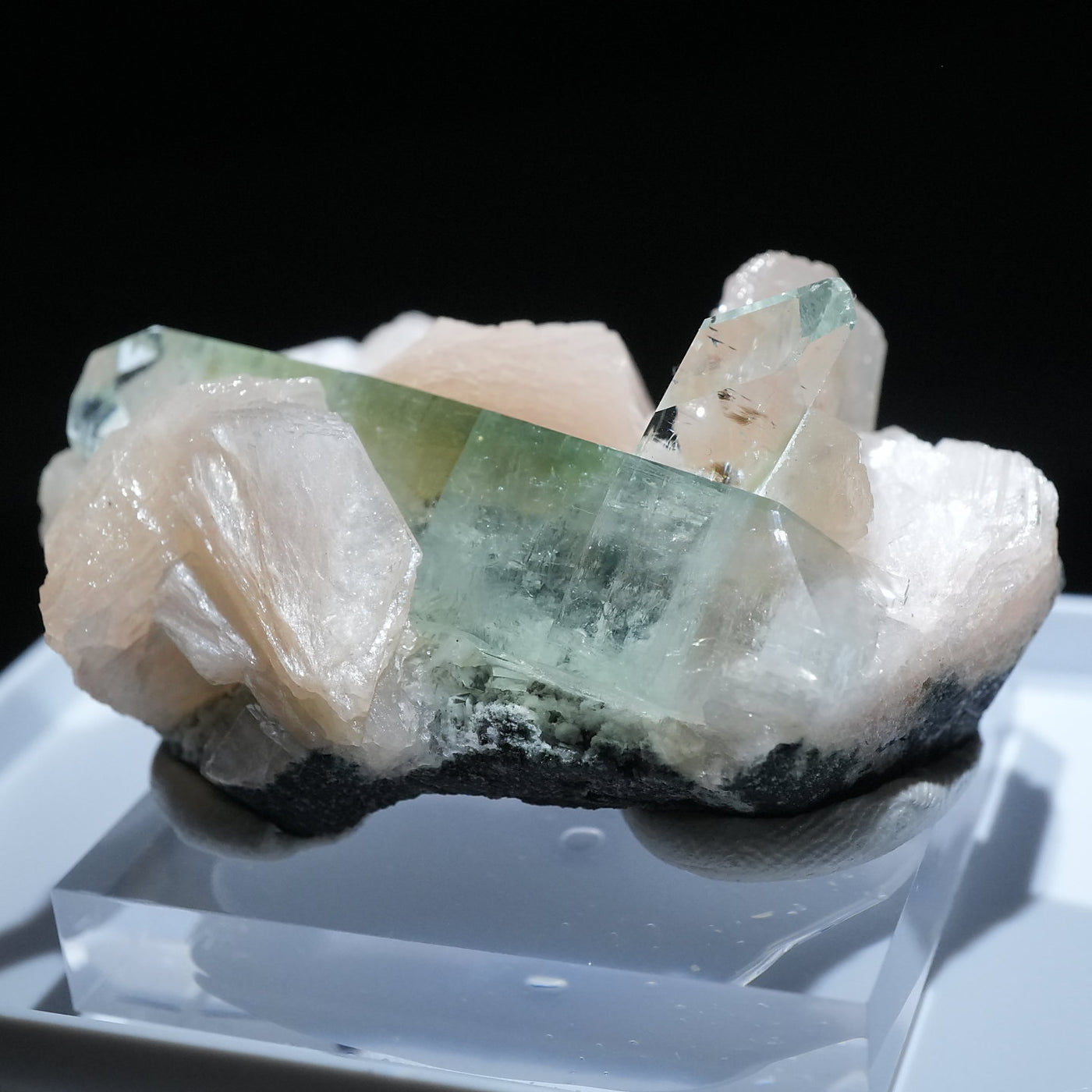 インド産 アポフィライト・スティルバイト – 天然石ハッピーギフト