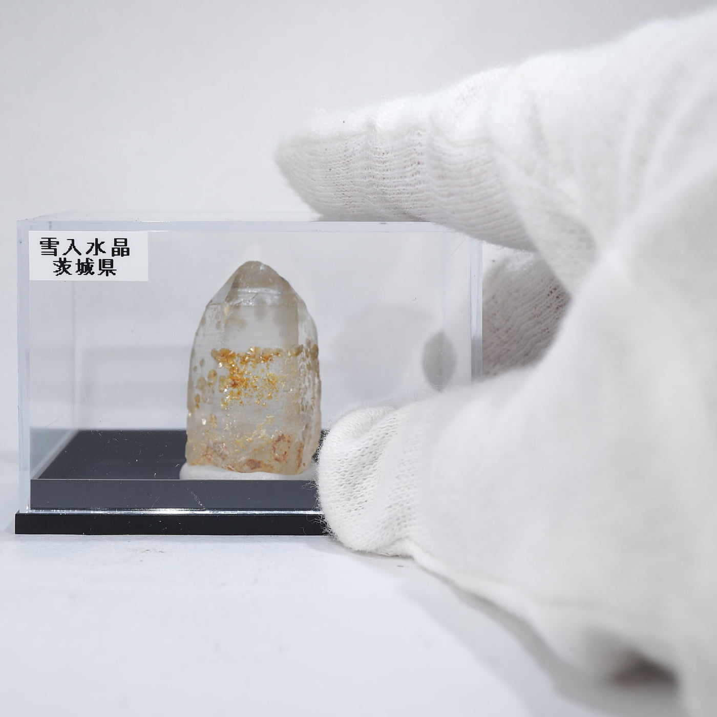茨城県産 雪入水晶 – 天然石ハッピーギフト