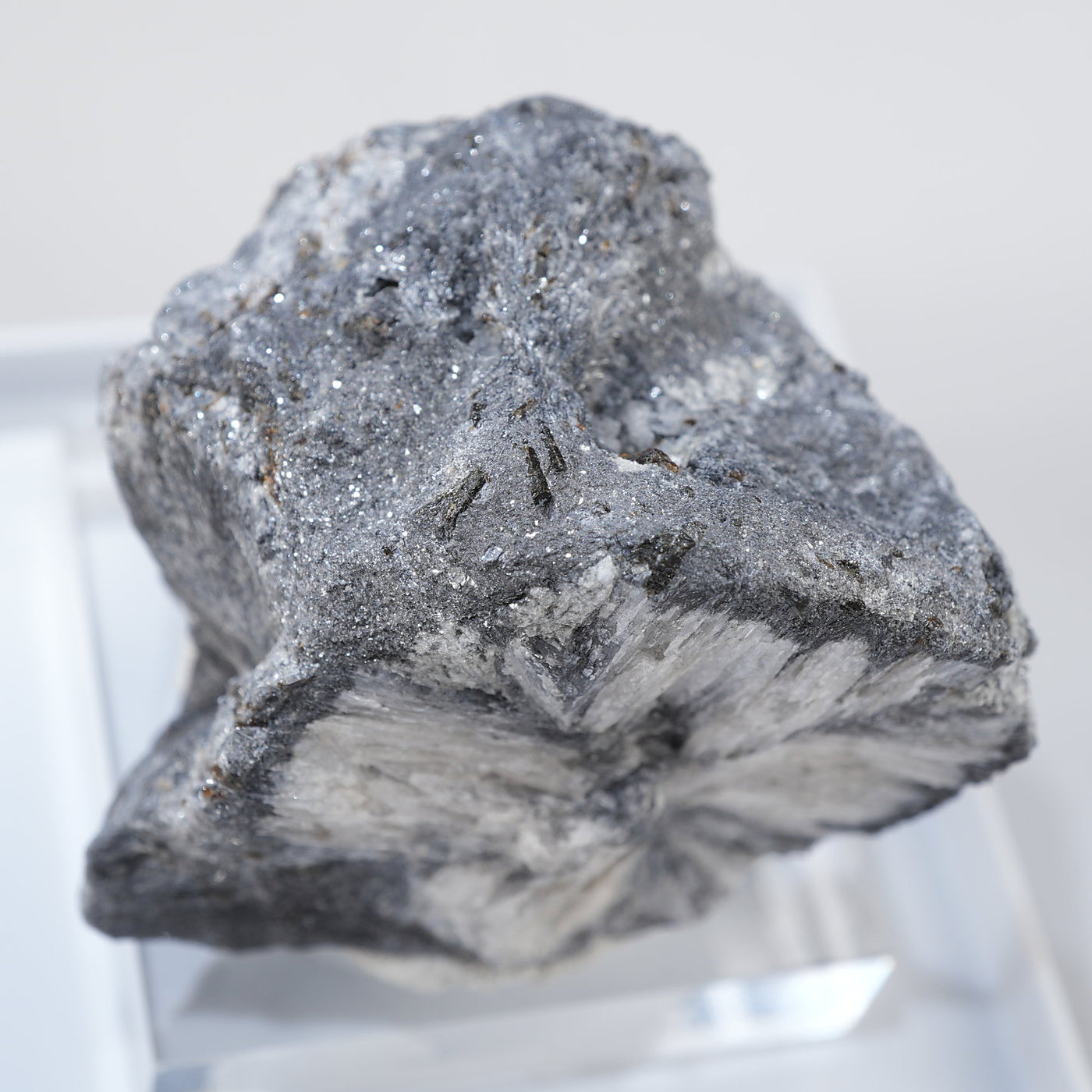蛍光》ロシア産 Chiastolite – 天然石ハッピーギフト
