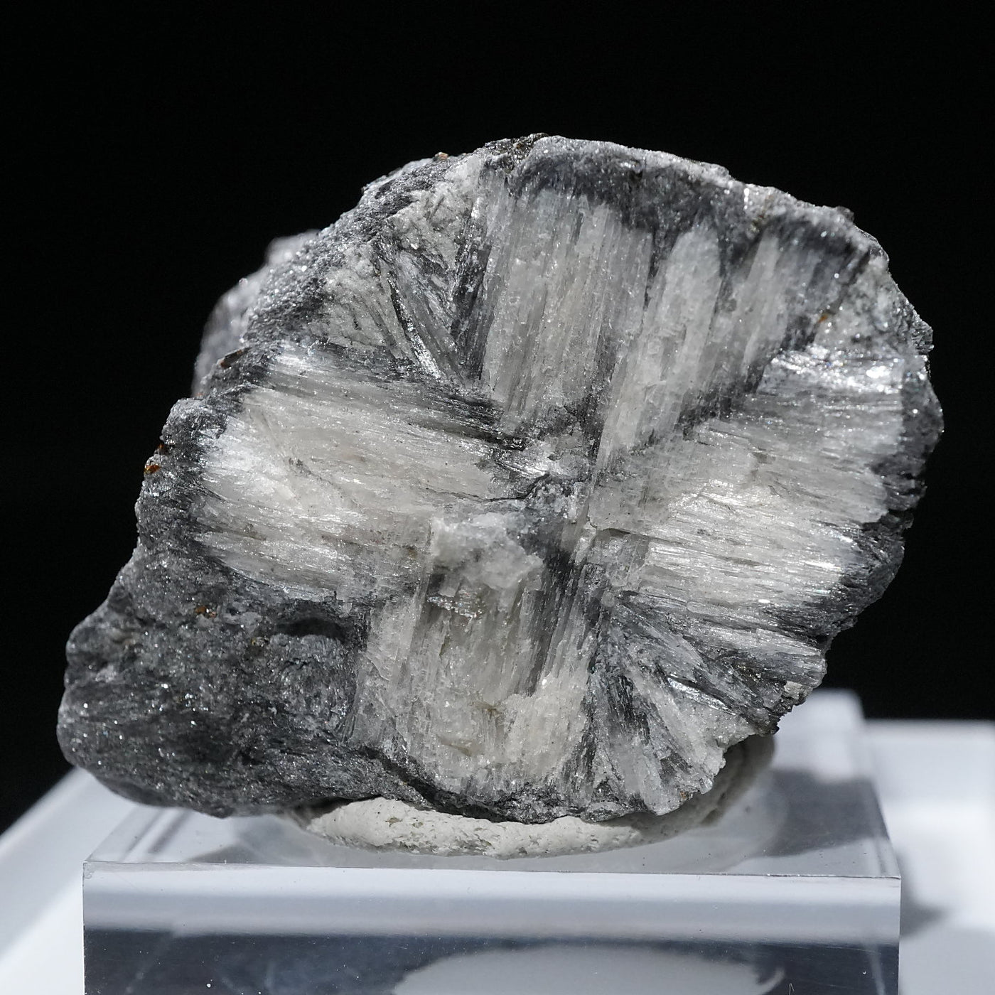 蛍光》ロシア産 Chiastolite – 天然石ハッピーギフト
