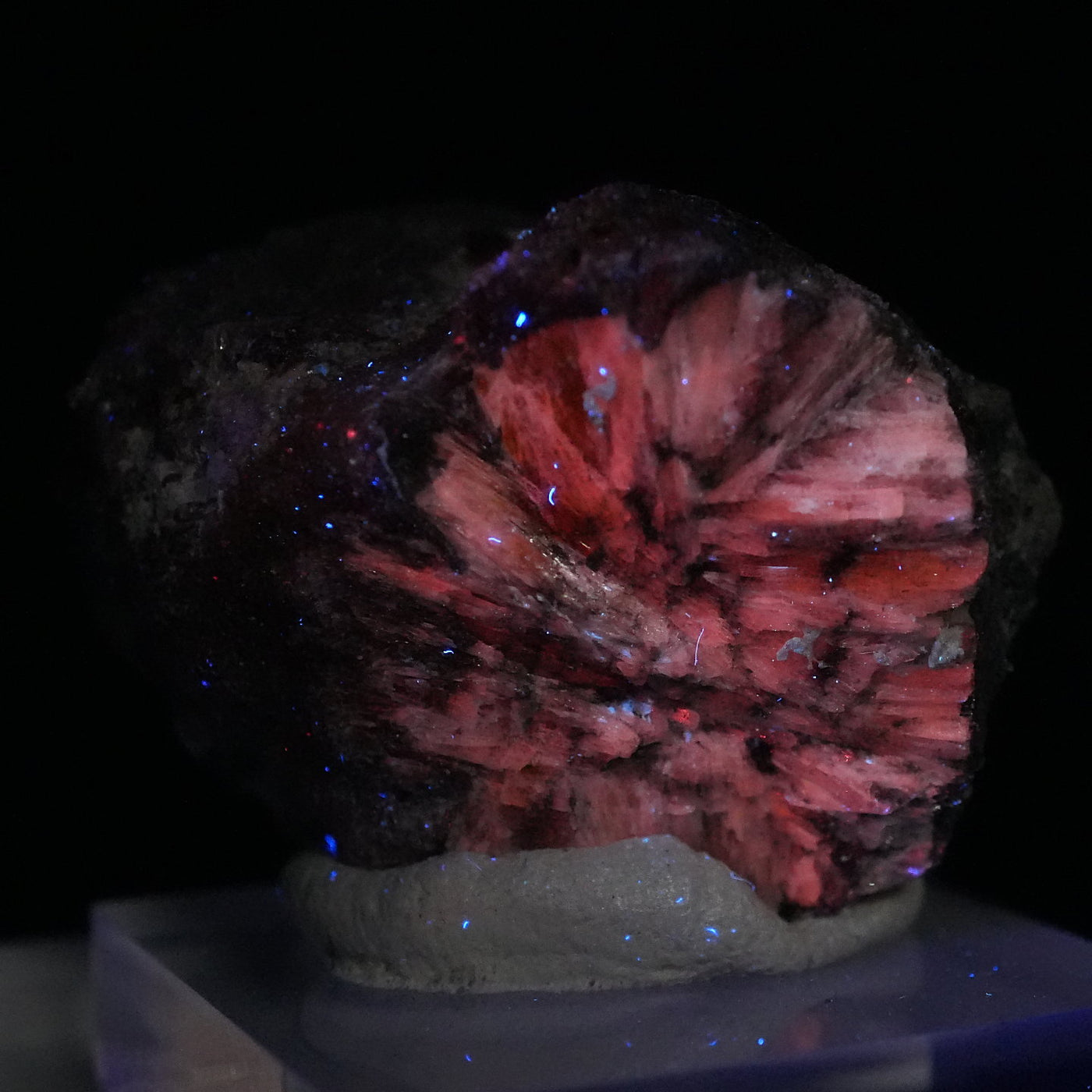 蛍光》ロシア産 Chiastolite – 天然石ハッピーギフト