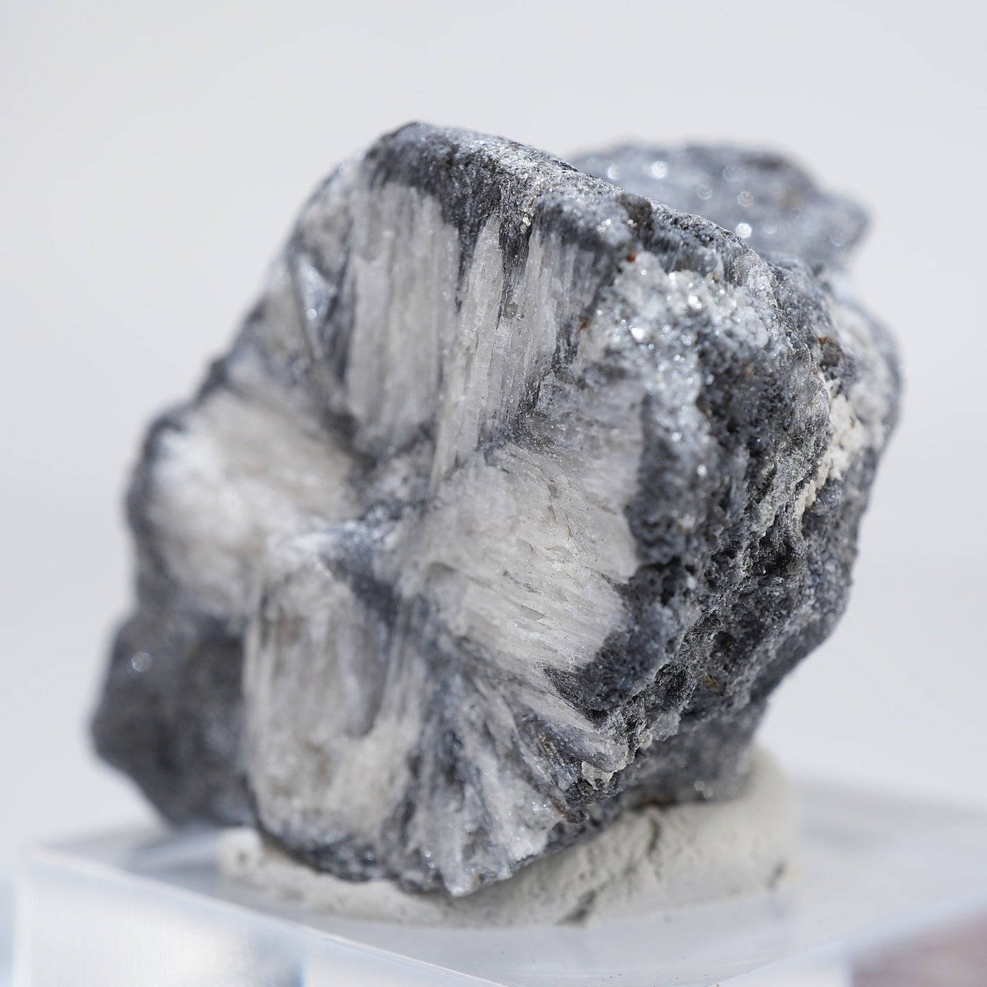 蛍光》ロシア産 Chiastolite – 天然石ハッピーギフト