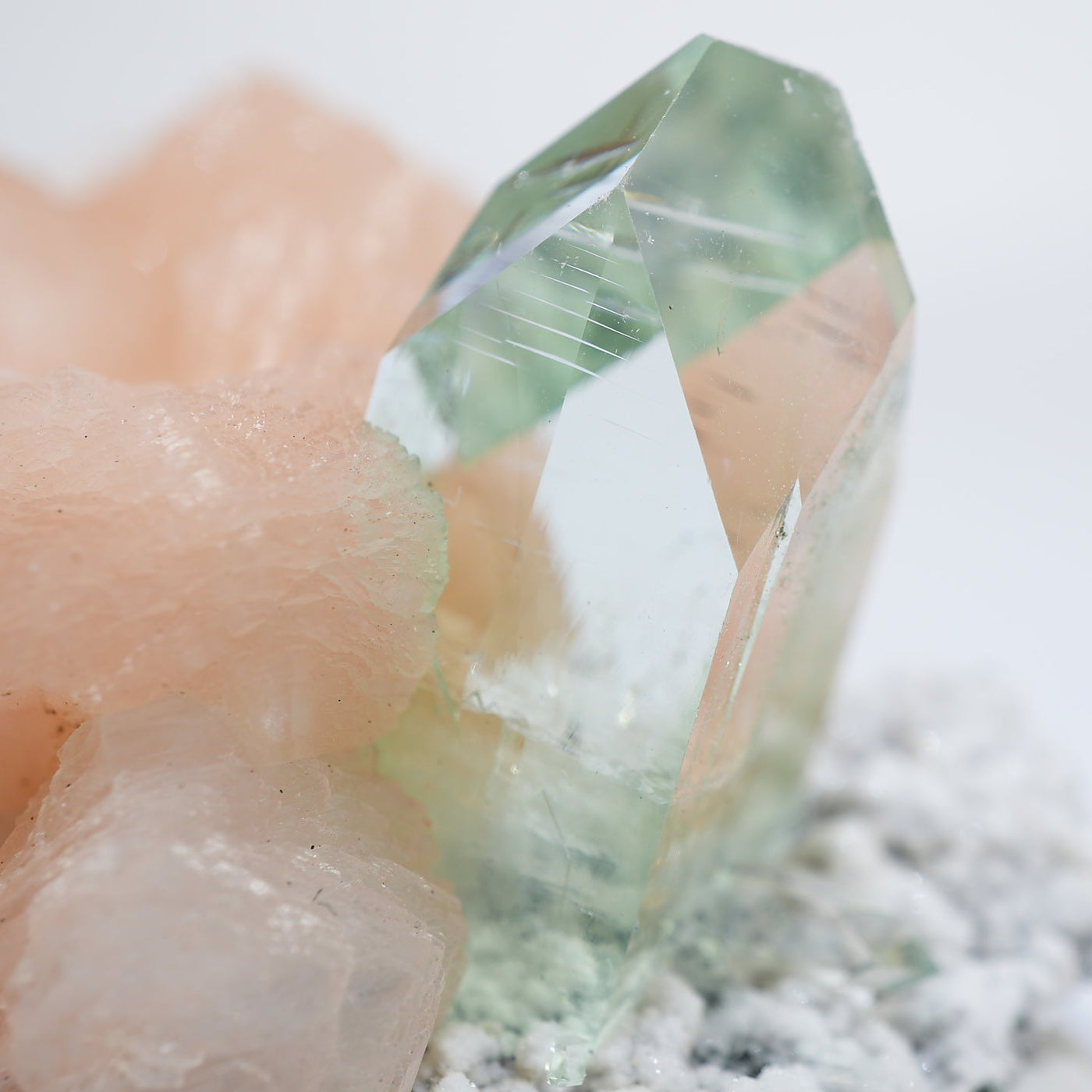 インド産 アポフィライト・スティルバイト – 天然石ハッピーギフト