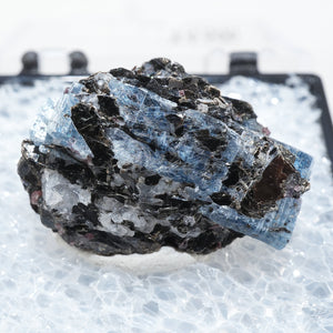 【初売りセール対象品】《蛍光》ロシア産 カイヤナイト