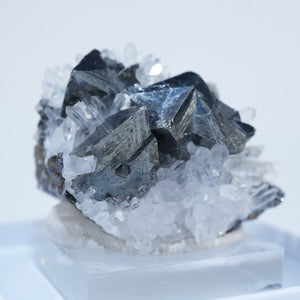 ペルー産 Tetrahedrite(安四面銅鉱)・水晶