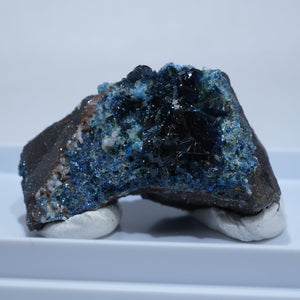 カナダ Yukon準州産 ラズライト(天藍石)