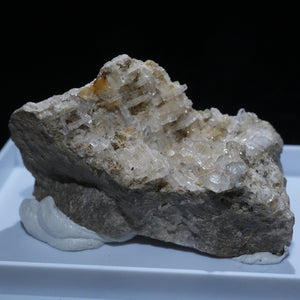 イギリス Old Towns Quarry 網目結晶フローライト