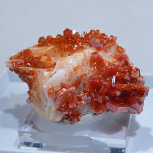 モロッコ産 バナジン鉛鉱