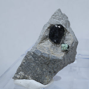 ザンビア産 Libethenite(燐銅鉱)