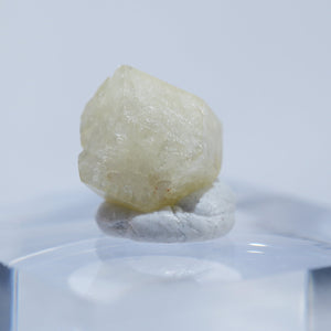 マダガスカル産 Rhodizite(ローディズ石)