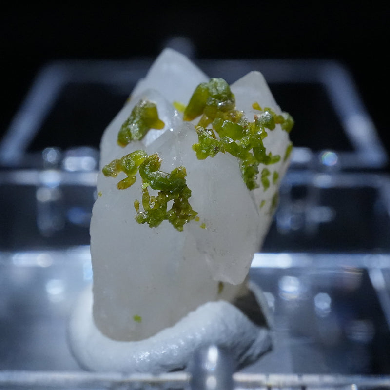 アメリカ ペンシルベニア州産 水晶・緑鉛鉱|ハッピーギフト – 天然石