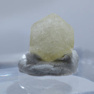 マダガスカル産 Rhodizite(ローディズ石)