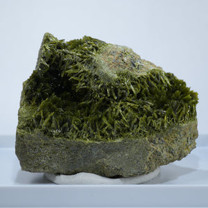 スペイン産 Clinozoisite