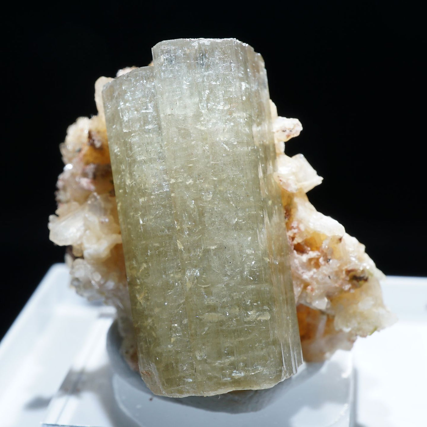 鉱物標本 弗素燐灰石 Fluorapatite - yanbunh.com