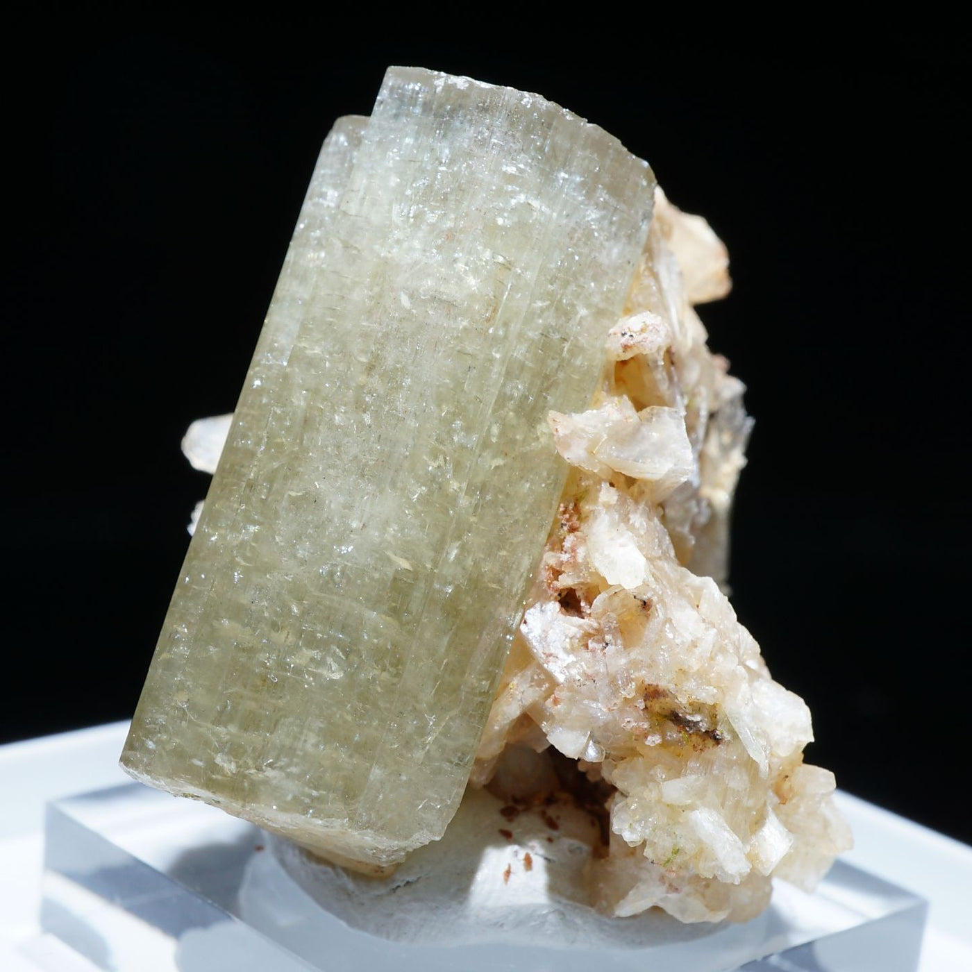 その他鉱物標本(弗素燐灰石) Fluorapatite - その他