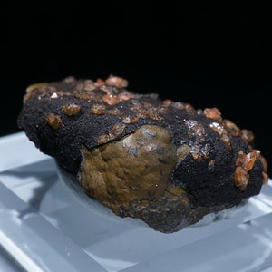 イギリス産　Quartz on Hematite