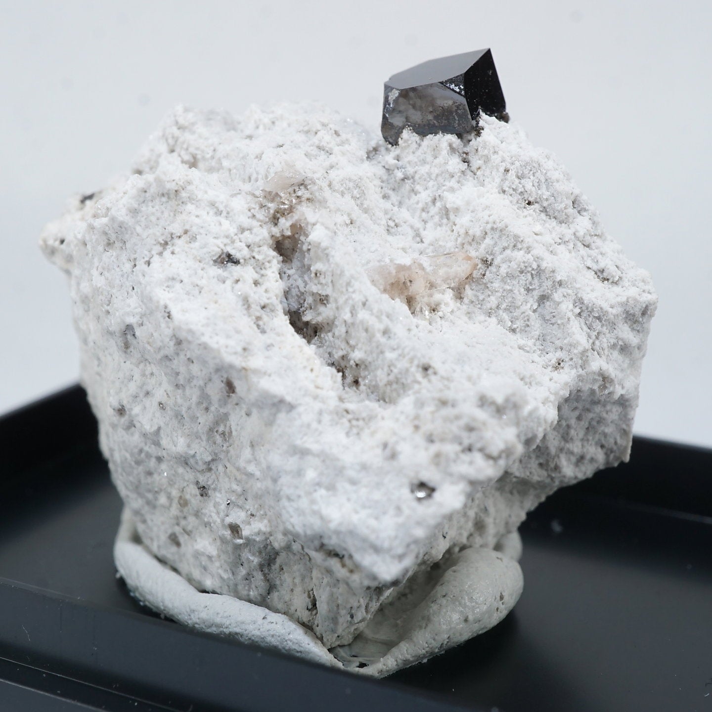 アメリカ ユタ州産 Bixbyite・Topaz – 天然石ハッピーギフト