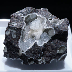 スコットランド産 Chabazite・Mesolite・Thomsonite