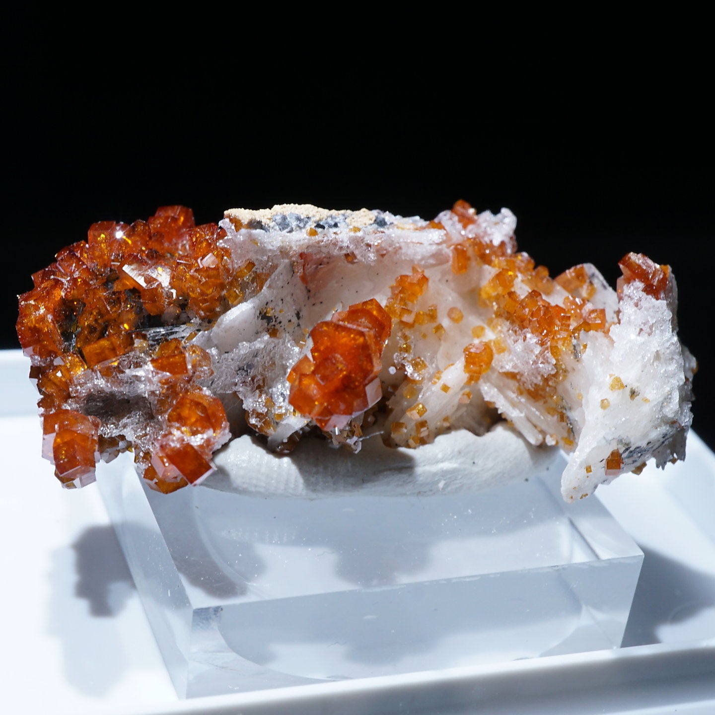 バナジン鉛鉱 （褐鉛鉱 Vanadinite） バナジナイト 産地 stone モロッコ