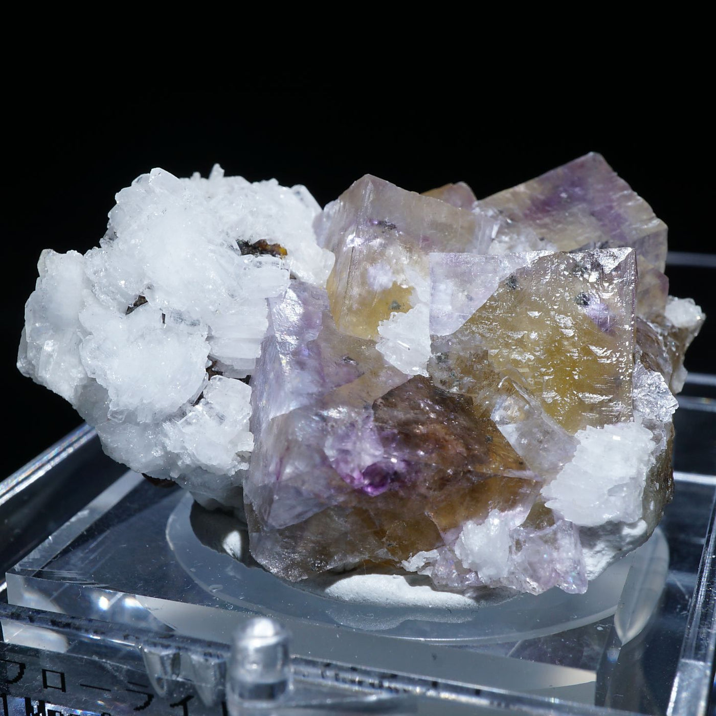 イリノイ州 Minerva#1 Mine産 フローライト – 天然石ハッピーギフト
