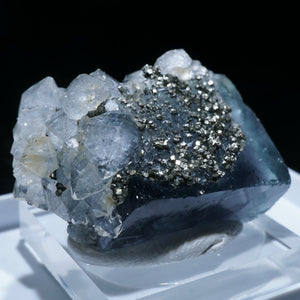 《New Found》ナイジェリア Akwana産 フローライト・水晶