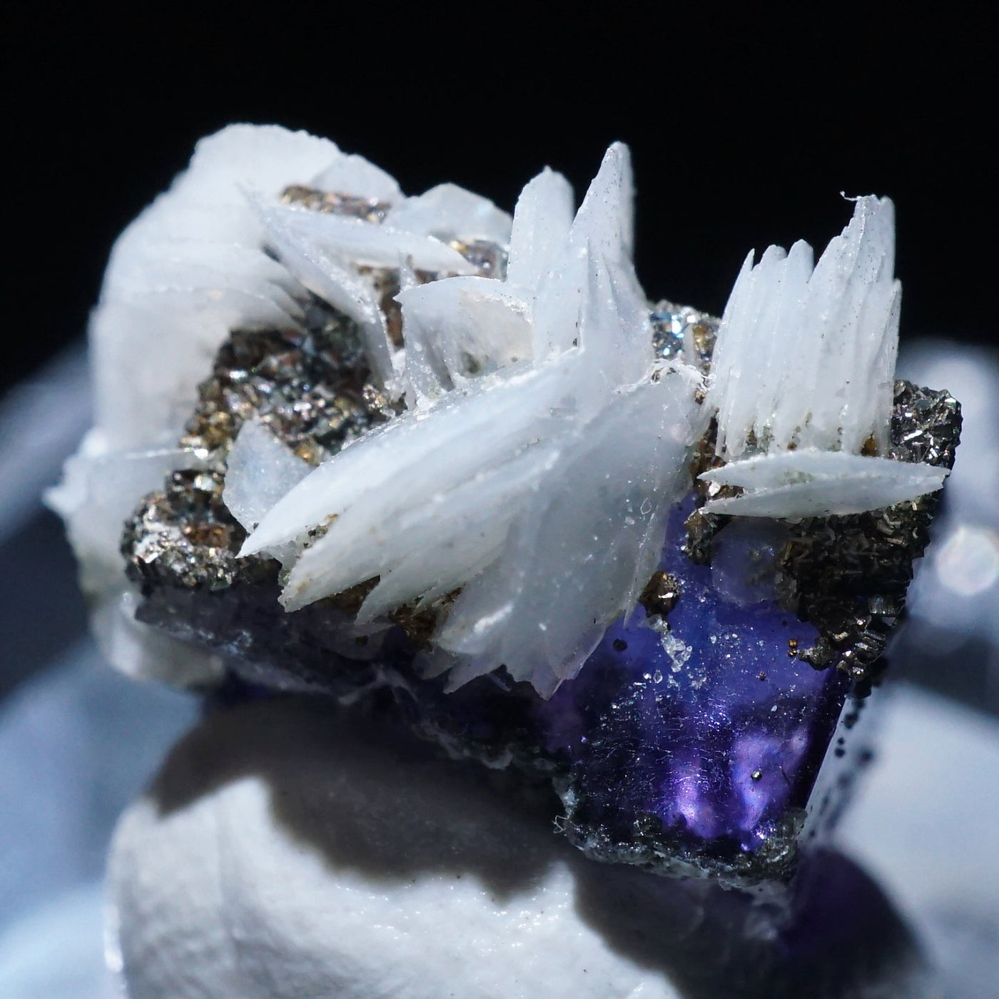 中国 ヤオガンシャン産 フローライト・水晶|ハッピーギフト – 天然石 