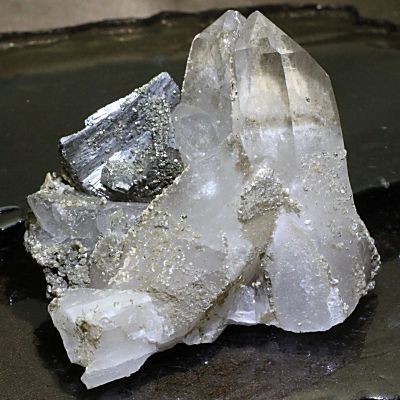 ポルトガル Panasqueira Mine産 硫砒鉄鉱・水晶・パイライト 3種の共生鉱物 約154ｇ
