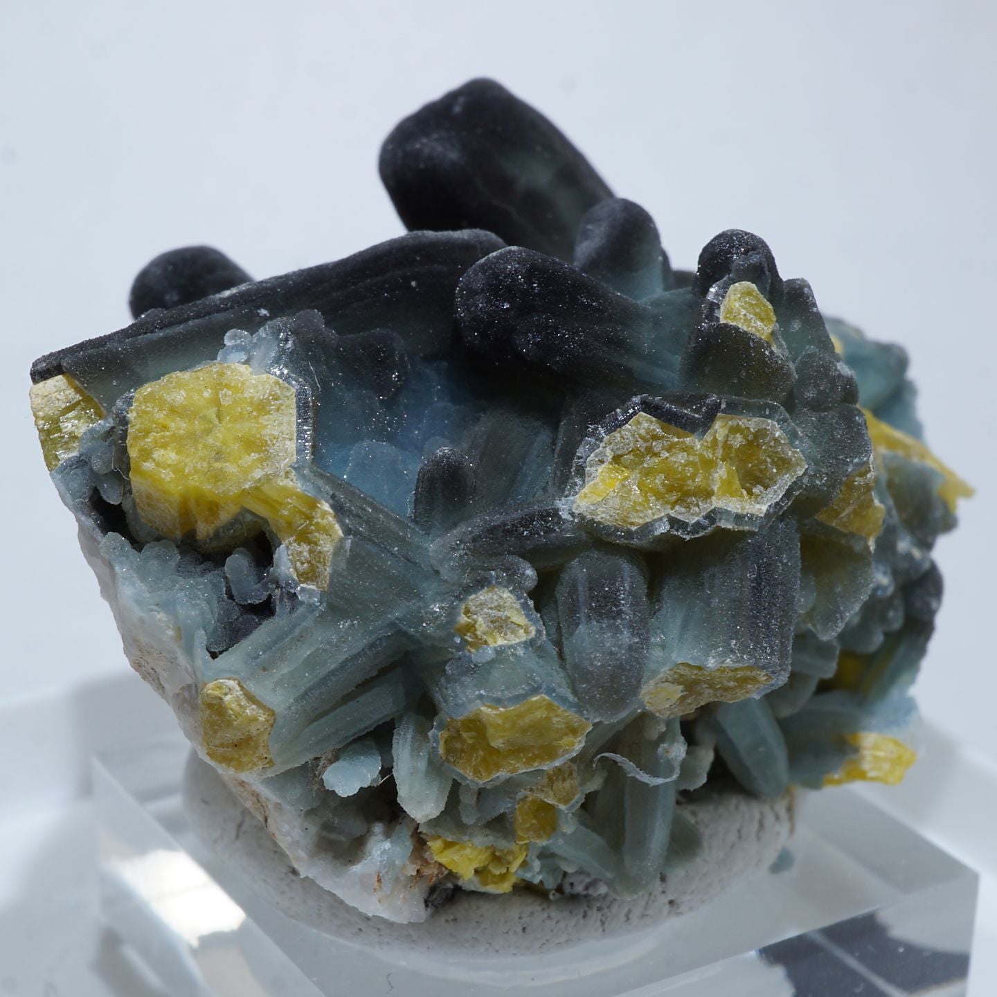 鉛ゴム石・6・63g（中国産鉱物標本）-