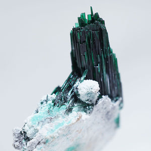 メキシコ産　Brochantite(ブロシャン銅鉱)