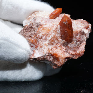 スペイン産 母岩付き紅水晶